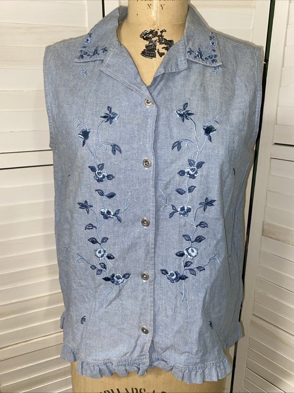 90s Capacity Blue Denim Floral 100% COTTON Button Down Sleeveless Shirt Blouse M